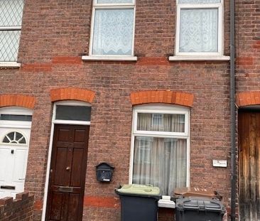 2 Bed Terraced House, Dallow, LU1 - Photo 5