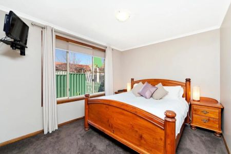 Beautifully Appointed Home in a Peaceful Cul de Sac, Perfect for Families and Entertainers - Photo 3