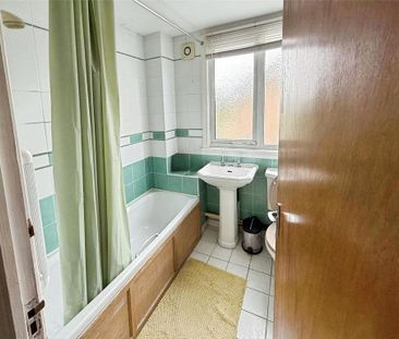 1 bedroom in a house share to rent - Photo 4