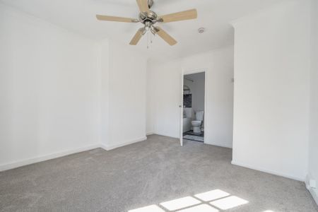 3 bedroom detached house to rent - Photo 5