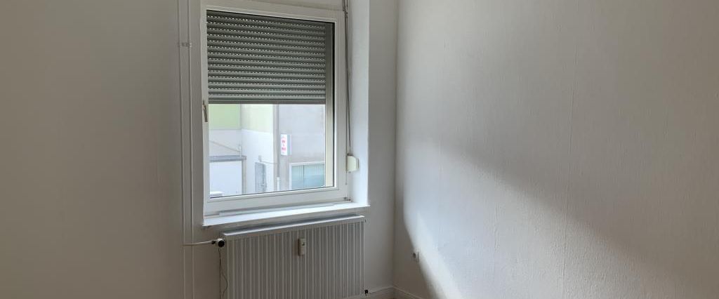 Schicke 2 Zimmer-Wohnung mit neuem Laminat in Lüdenscheid-Lennestraße! - Photo 1