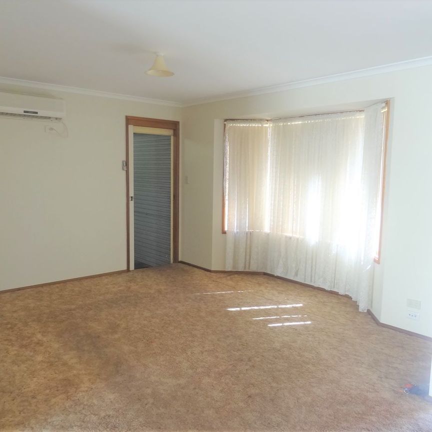 Villa close to amenities - Photo 1