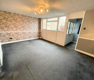 3 bedroom end of terrace house to rent - Photo 1