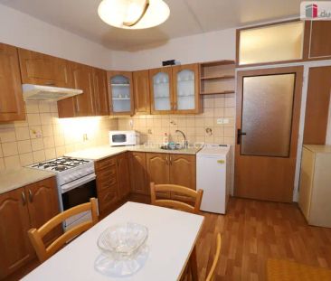 Krásný udržovaný byt 1+1 s lodžií v mezipatře v pátém patře panelov... - Photo 4