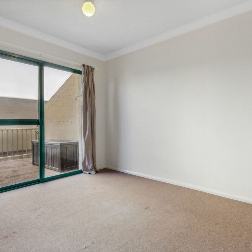 37/53 McMillan Crescent, Fyshwick - 2 Bedrooms, 1 Bathroom, 1 Car Park - Photo 1