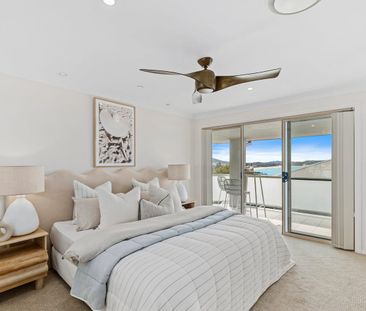 Luxury Penthouse Living with Breathtaking Ocean Views - Photo 5