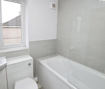 A well presented two bedroom house to rent in Kingswood with garden... - Photo 5