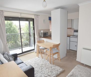 Studio to rent - Photo 3