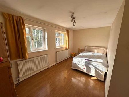 Lime Grove, Hayes, UB3 - Photo 3