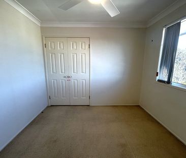 Two storey 4-Bedroom Family Home!!!! - Photo 6