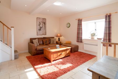 1 Upper Fields Farm, Moreton in Marsh, GL56 9AB, Moreton-In-Marsh - Photo 3