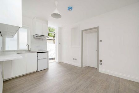 Studio to rent - Photo 3