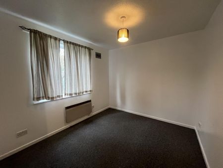 1 bedroom ground floor flat to rent - Photo 2