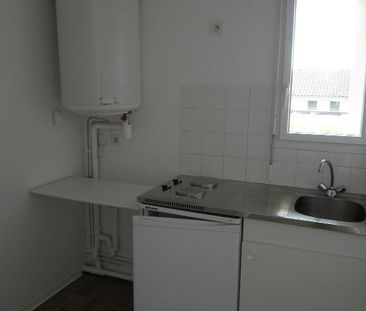 Location Appartement 1 pièce 27m² MONT DE MARSAN 40000 - Photo 3