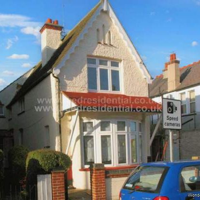 2 bedroom property to rent in Westcliff On Sea - Photo 1