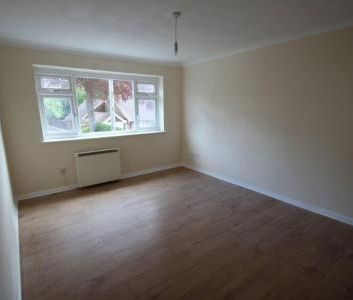 Stoneygate Avenue, Stoneygate, Leicester - Photo 1