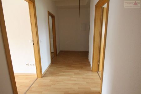 Schöne 3-Raum-Dachgeschosswohnung zentrumsnahe von Aue - Photo 4