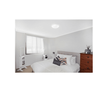 Coastal Living at Its Finest – Beachfront Apartment in Palm Beach - Photo 2