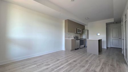 For Lease - 3240 William Coltson Avenue Unit# 425, Oakville, Ontario - Photo 4