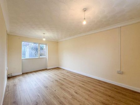 3 bedroom terraced house to rent - Photo 3