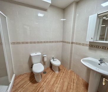 Piso de alquiler en Centro - Photo 3