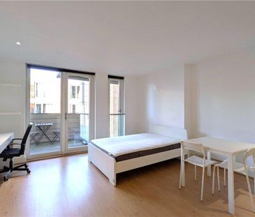 Studio to rent - Photo 2