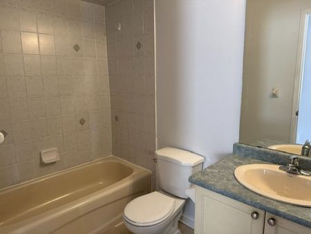For Lease - 75 Crystalview Crescent, Brampton, Ontario - Photo 2