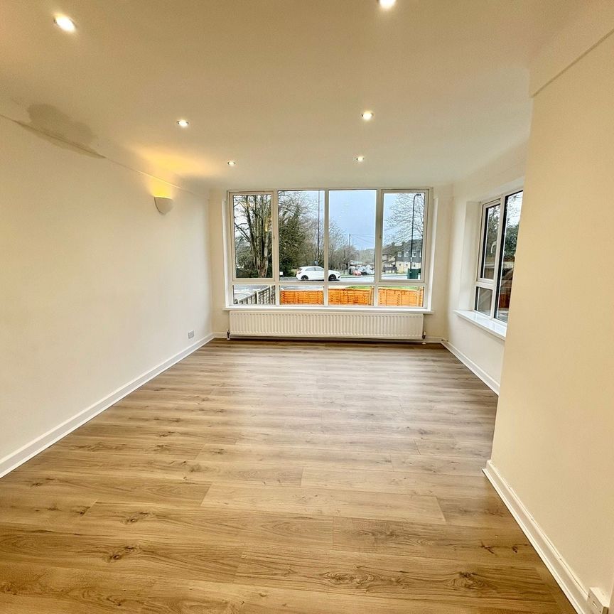 St. Elizabeths Avenue, Southampton - Photo 1