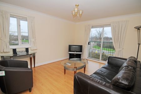 Pullman Court, Central Maidenbower, Crawley - Photo 4