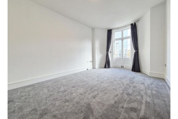4 bedroom terraced house to rent - Photo 1