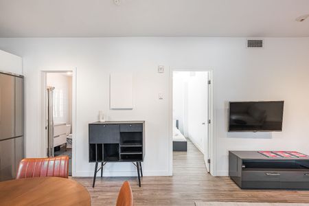 Castle Lofts - Photo 4