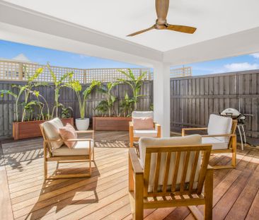 Fully Furnished Coastal Dream in Award Winning Estate! 7 Month Leas... - Photo 6