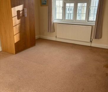 3 bedroom apartment to rent - Photo 4