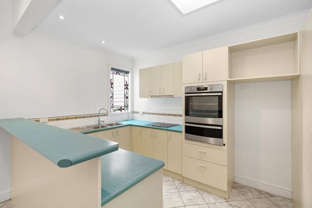 14 Colvin Grove, Hawthorn. - Photo 1