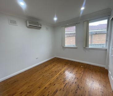 Comfortable Family Living - Freshly painted - Photo 3