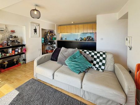 2 bedroom apartment to rent - Photo 3