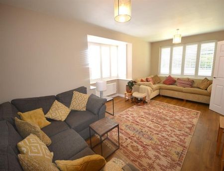4 Bedroom Detached Available Arranging tenancy - Photo 2