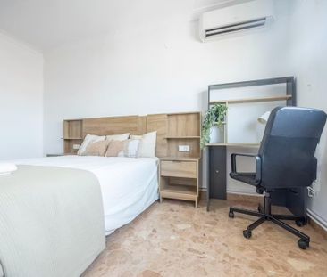 Plaça d'Hondures, Valencia, Valencian Community 46022 - Photo 1