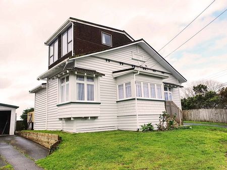 Character Bungalow on Large Section - Photo 5