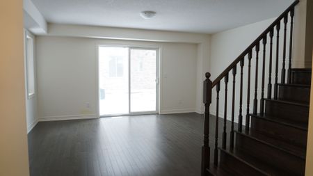 For Lease - 3949 Tufgar Crescent, Burlington, Ontario - Photo 2