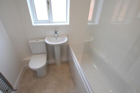 Acer Drive, West End, GU24 - Photo 5