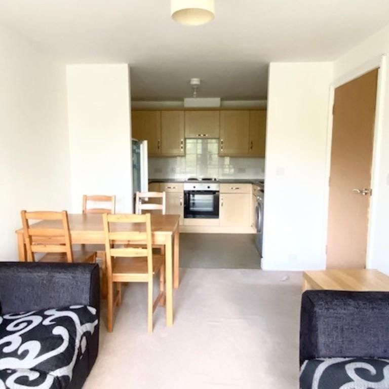 3 bedroom apartment to rent - Photo 1