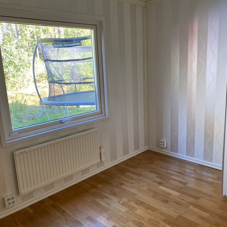 Blomsterhultsgatan, Hallsberg - Photo 1