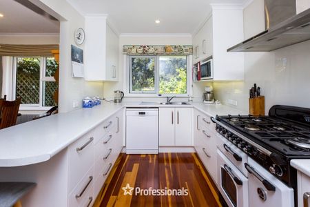 37 Sunbrae Drive, Silverstream, Upper Hutt - Photo 3