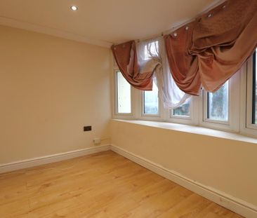 4 bedroom terraced house to rent - Photo 3