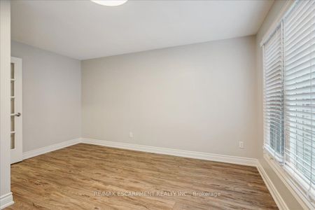 Detached Home For Lease | W8062822 - Photo 5