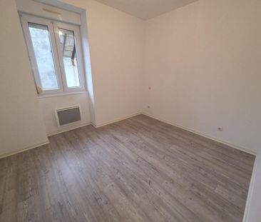 Location Appartement 4 pièces 75m² LE CREUSOT 71200 - Photo 6