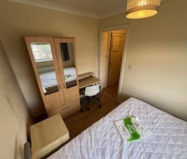 3 bedroom house share to rent - Photo 4