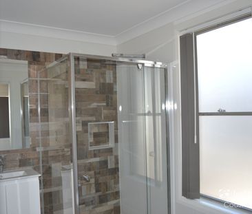 EXECUTIVE TOWNHOUSE WITH BOAT HARBOUR VIEWS - Photo 4