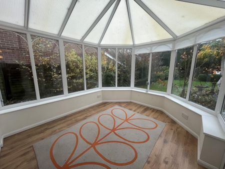 4 bedroom link detached house to rent - Photo 3